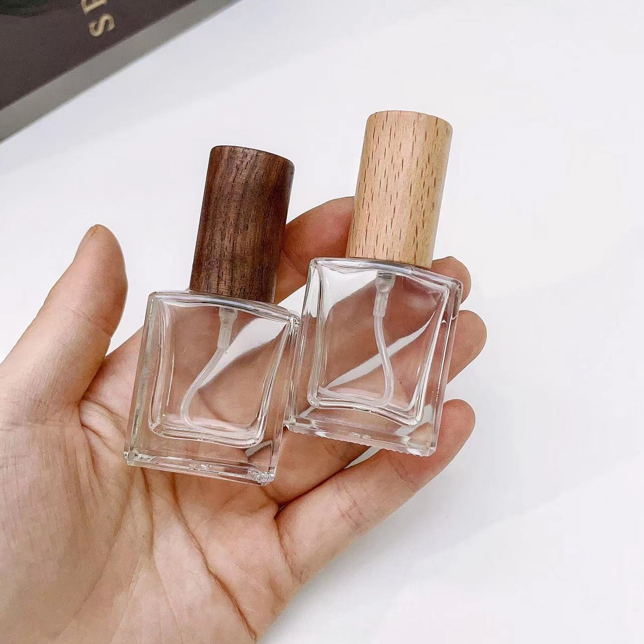 Perfume Fragrance Gallon - 나무 뚜껑이 있는 투명한 두꺼운 유리
